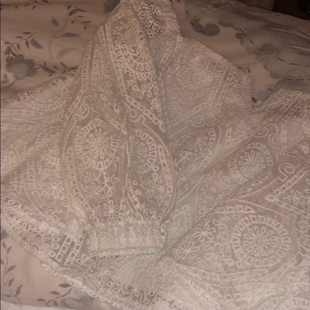 Off The Shoulder White Patterned Blouse - image 4